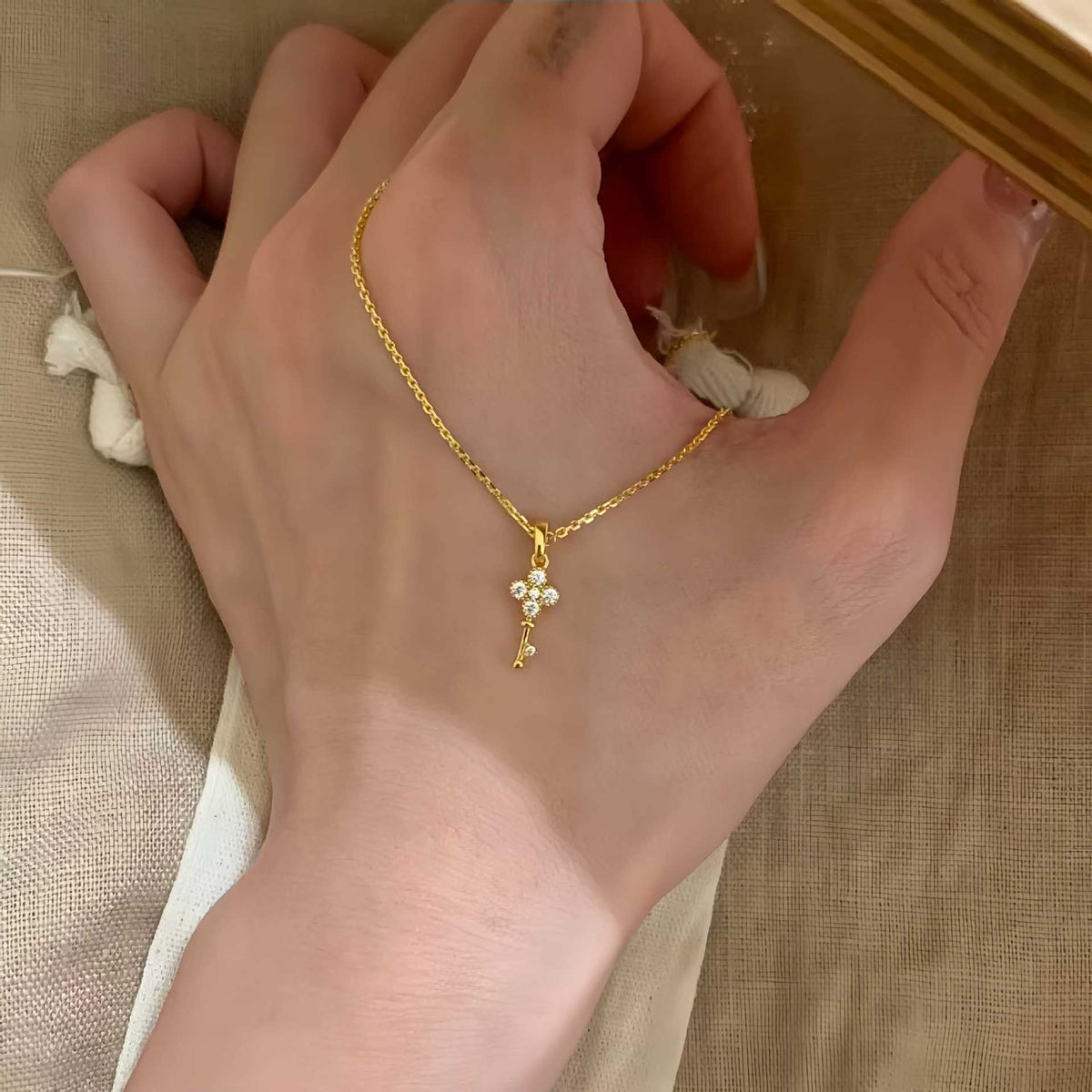 Necklace Valentine by Juliette Beaumont