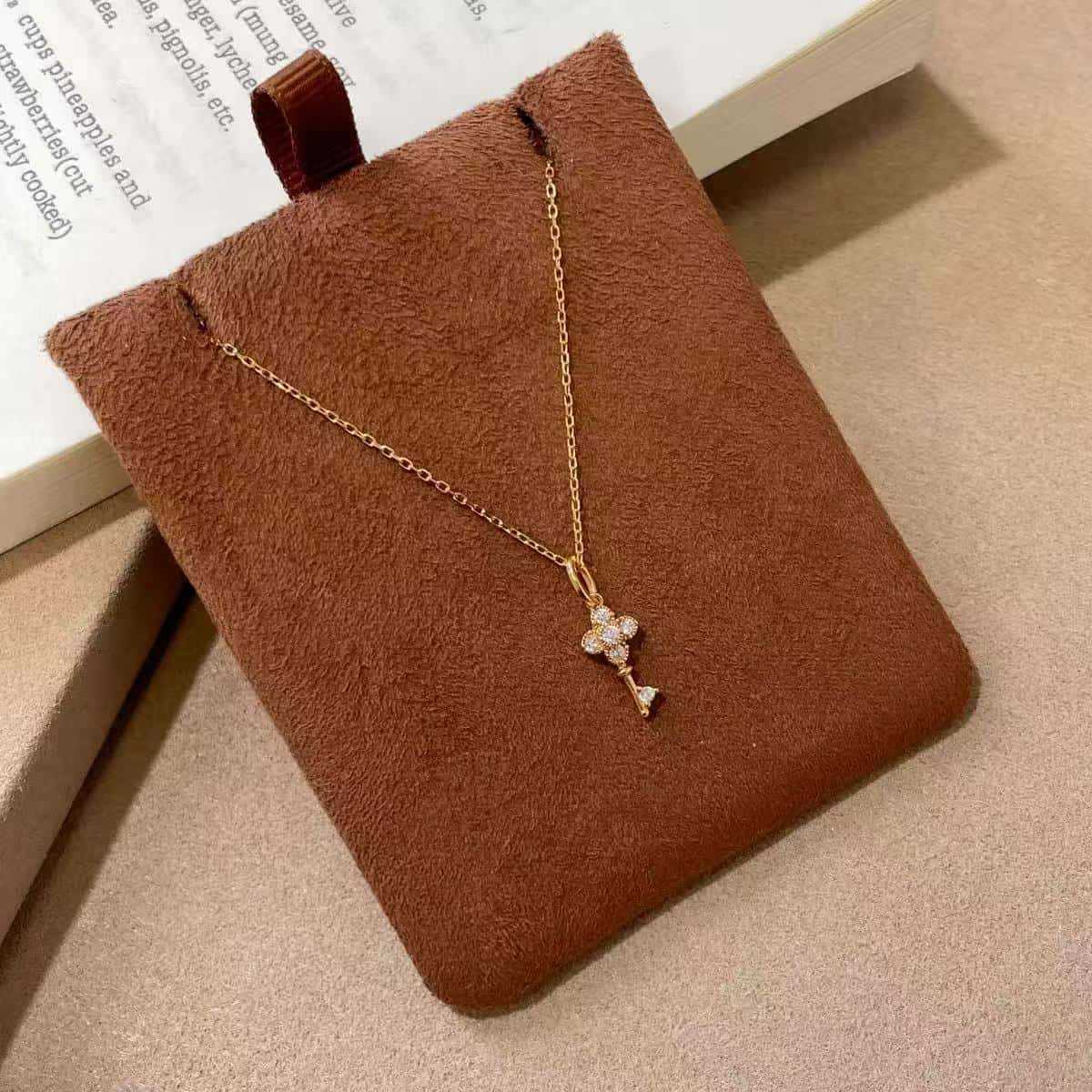 Necklace Valentine by Juliette Beaumont